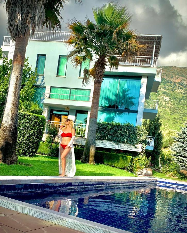 Family Beach Swimming Pool Villa Luanit Trajas Exterior foto